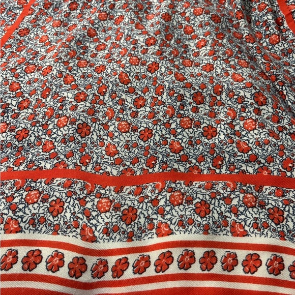 Michael Kors Red and White Floral Geometric Scarf with Ref Tassels on Corners - Picture 8 of 10